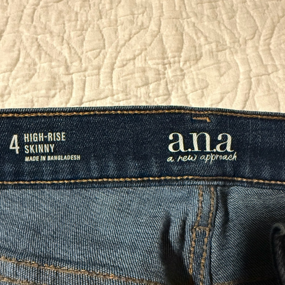 a.n.a Women's High-Rise Skinny Jeans - Classic Denim